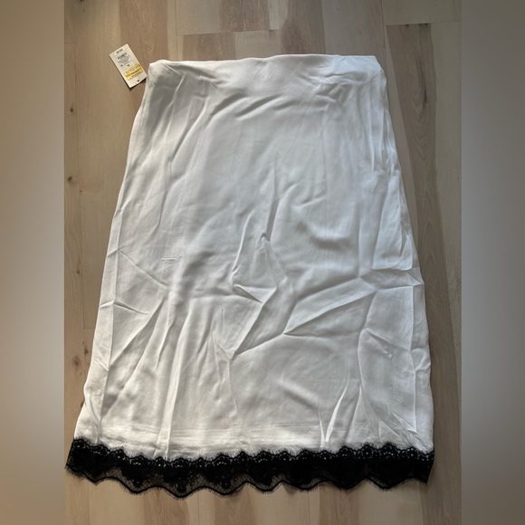 NWT A New Day XL White Slip Skirt Maxi Black Lace Trim Satin Textured 90’s - Picture 5 of 9